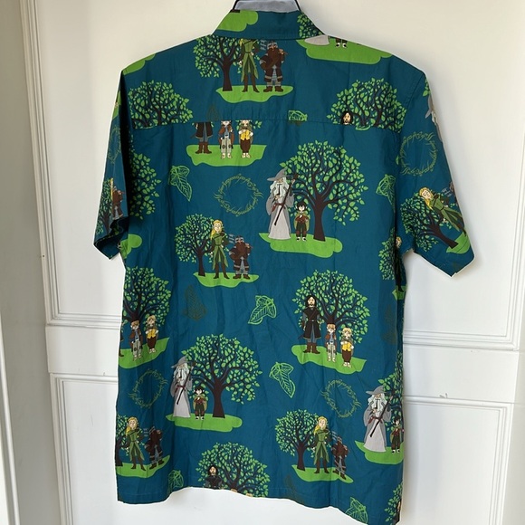 BoxLunch The Lord of the Rings Character Portraits Allover Print Button Up Large - Picture 9 of 13
